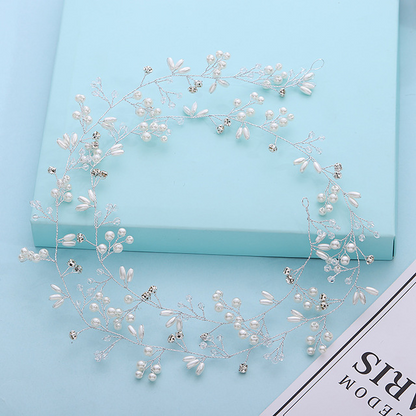 Elegant Wedding Hair Accessories featuring crystal and pearl details, perfect for bridal hairstyles.